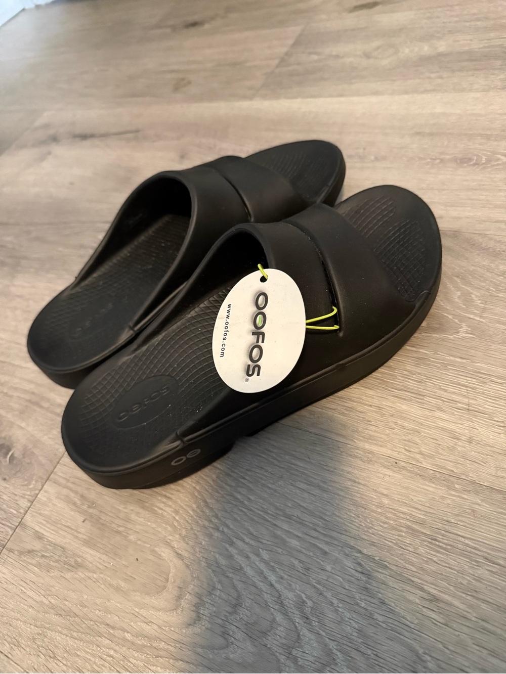 NWT OOFOS Black Recovery Slide Sandals Size 8 Mens 10 Womens
